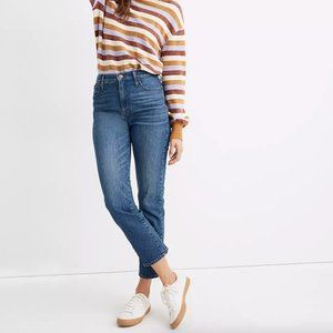 Petite Classic Straight Jeans in Coldbrook Wash